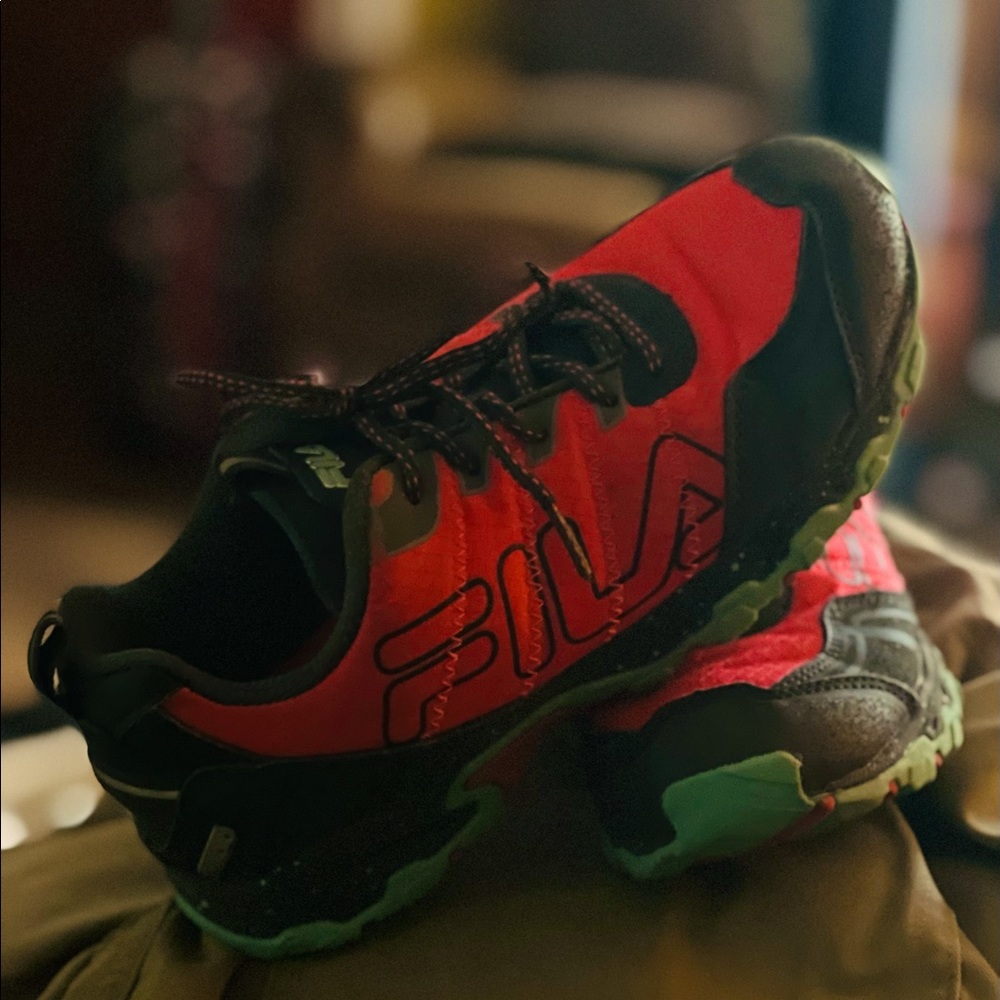 FILA - Size 6 - very well cared for